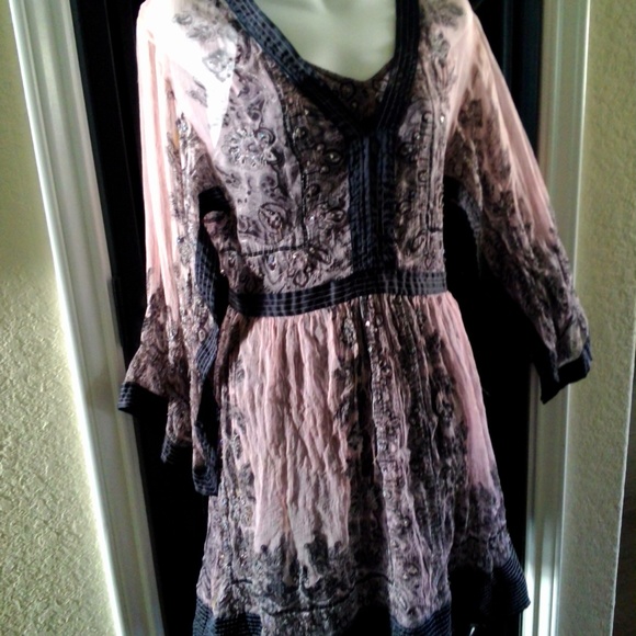 Cache Dress - Picture 2 of 3